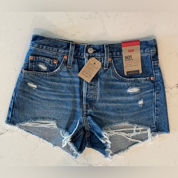 Levi’s Original 501 Denim Women's Shorts. Size 26. Color Fargo short. New w/ tag - Picture 10 of 13